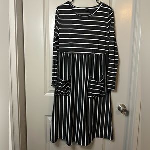 Emery Rose | Stripped Dress | Medium